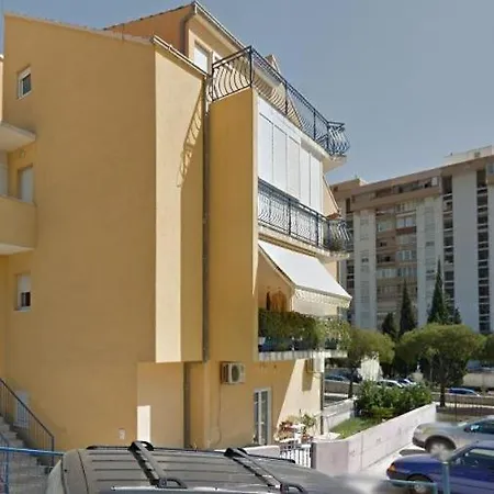 Apartment Ante Split