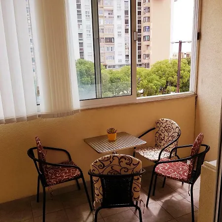 Apartment Ante Split
