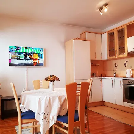 Apartment Ante Split